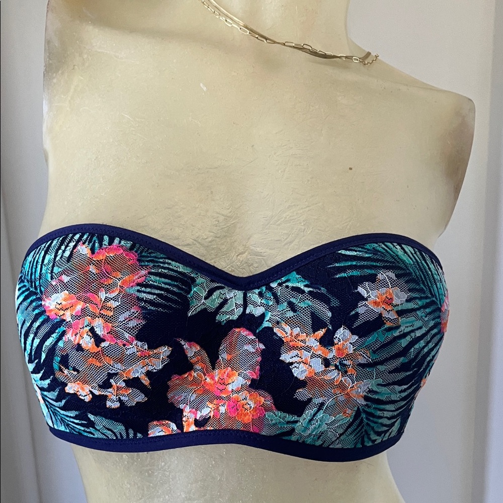 PINK Victoria’s Secret Lace Bandeau Bra NWOT